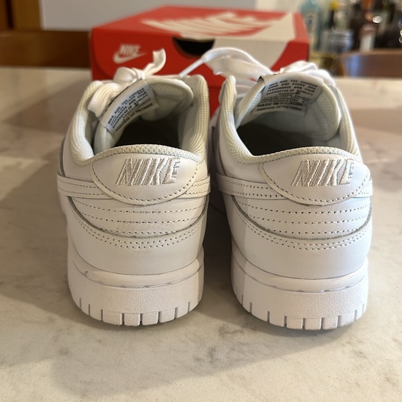 Women’s Nike dunk low white sz 9 - Picture 4 of 6